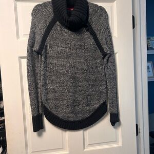 Lululemon Cozy Gray Turtleneck Sweater